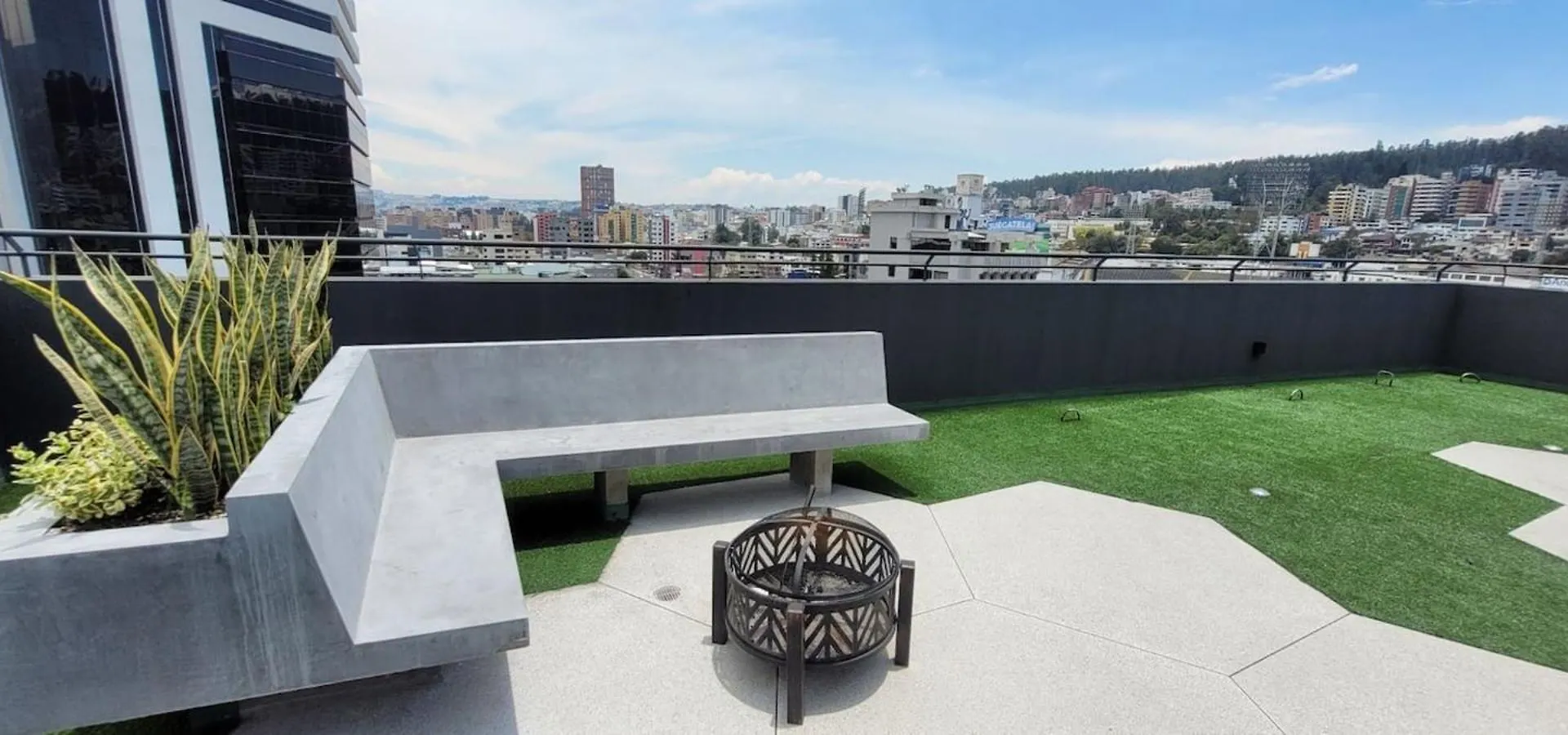Stylish Suite W Rooftop Jacuzzi Quito
