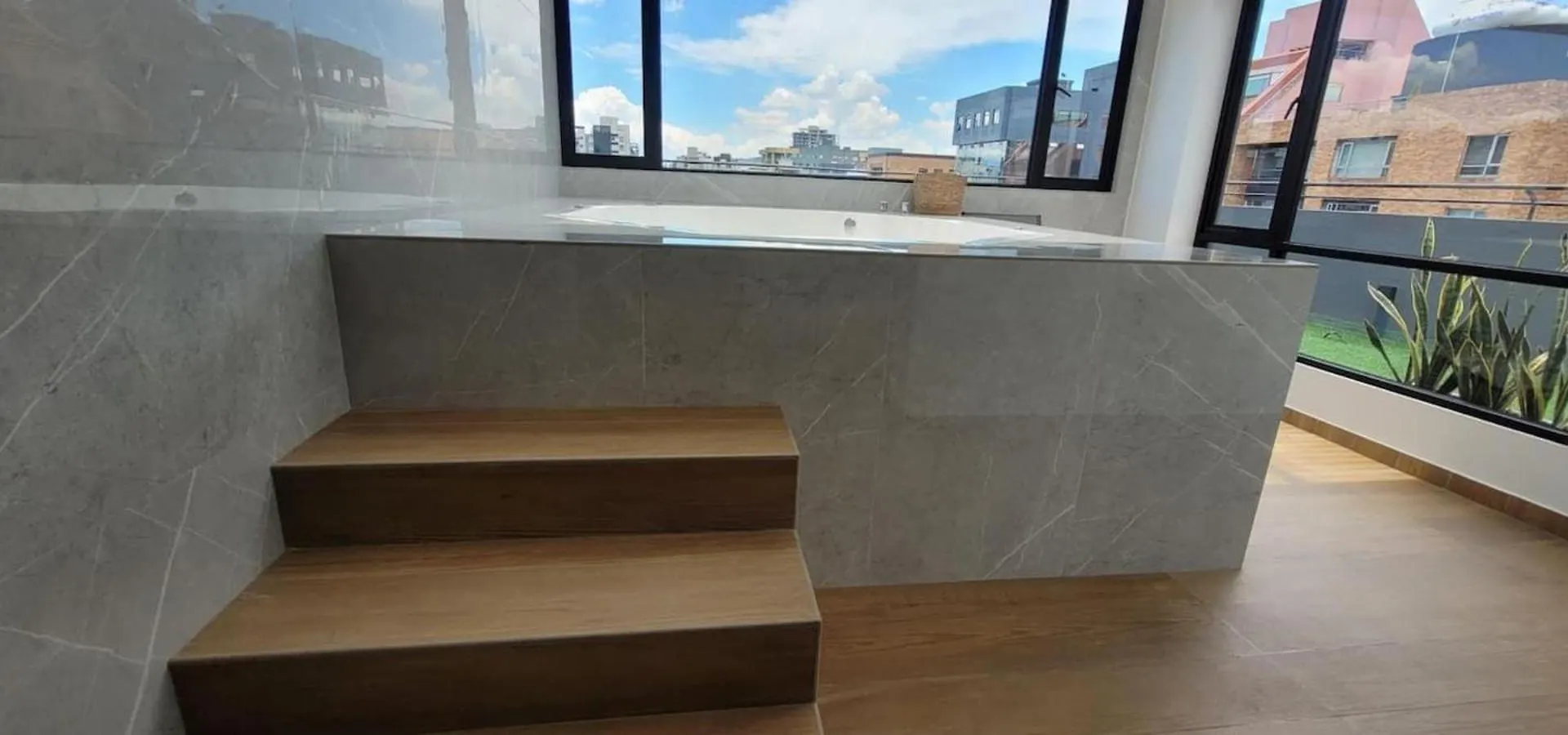 Apartment Stylish Suite W Rooftop Jacuzzi Quito Ecuador